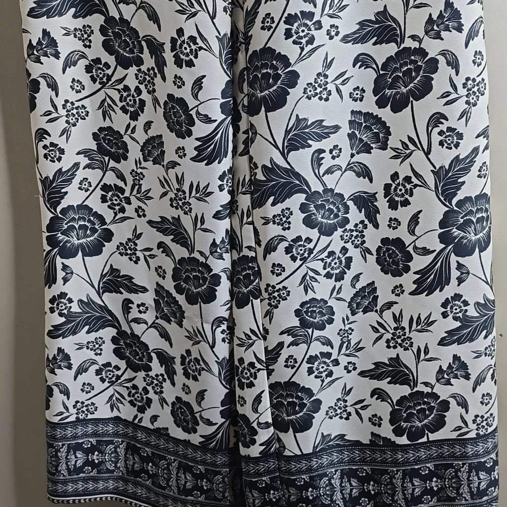 Alex Marie Amara Satin Crepe Black Floral Print High Waist Flat Front Pant Small - Picture 7 of 12